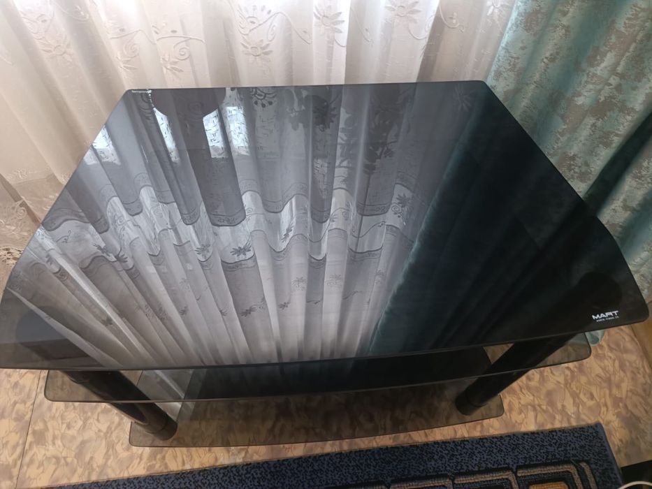 Продам тумбу под телевизор