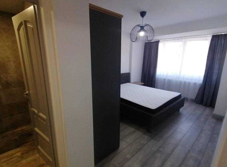 Дава се под наем Тристаен апартамент в Пловдив, Център - 100 кв.м за 450 € - Снимка #11