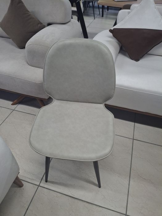 Стулья новые кожзам