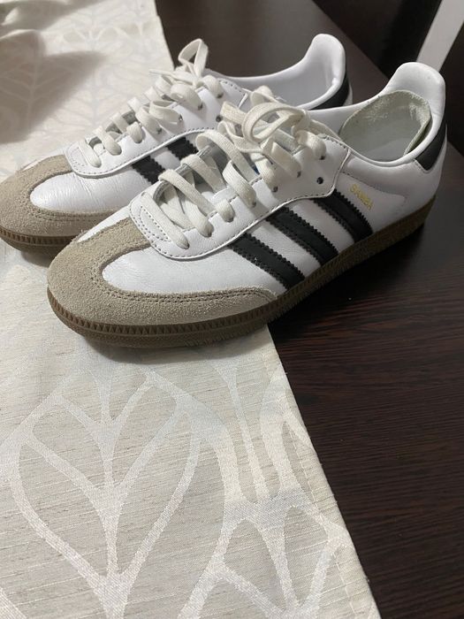 Incaltaminte purtată o singură dată