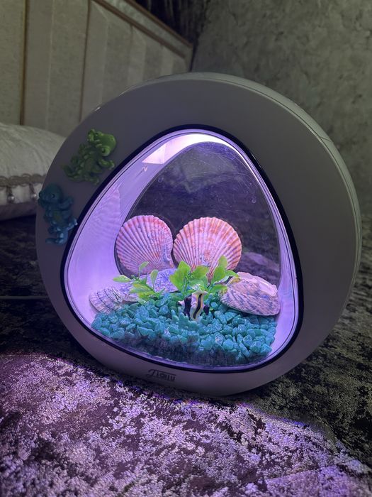 Продам Акварум с подсветкой 4 L