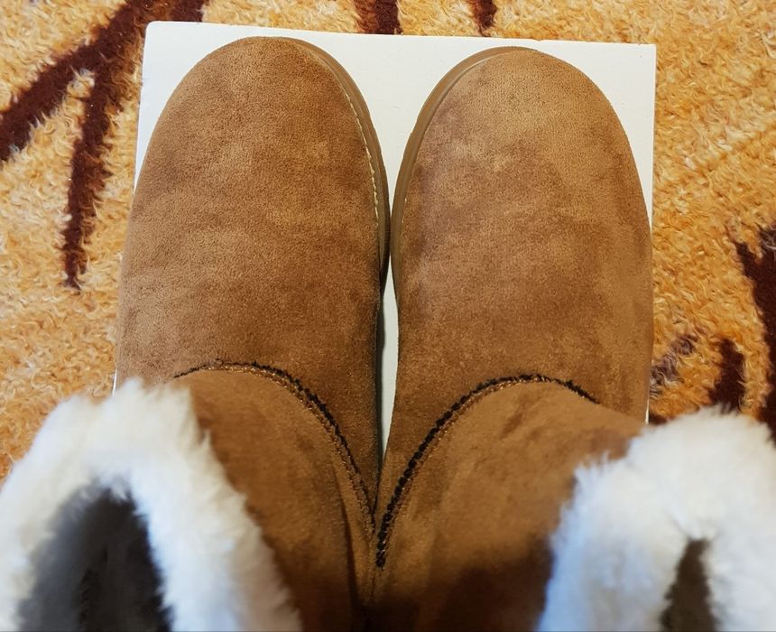 Ghete Skechers noi, imblanite, 36, tip UGG