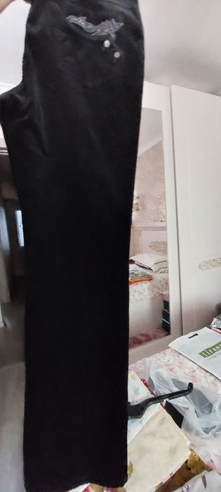 Отдам ВСЁ за 500999 сум: костюм, блузка, платья, брюки размер 48-50. Н