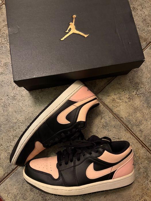 Jordan 1 Low Crimson Tint