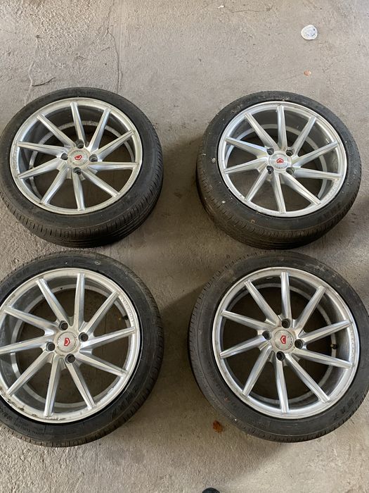 Продам 16 диски  Vossen с резиной