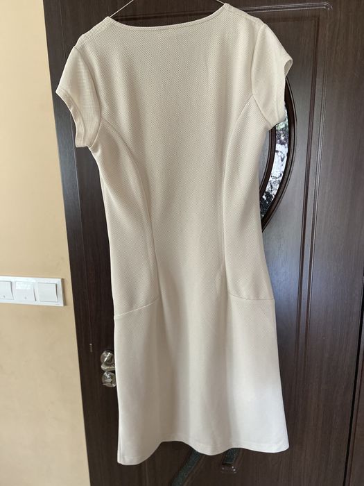 Rochie de zi culiarea crem