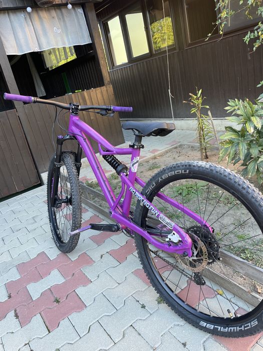 Bicicleta full suspension