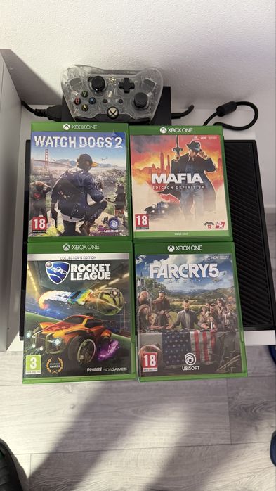 Vand Xbox One cu controler si jocuri perfect functional