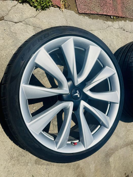 Tesla Model Y Tesla model 3 20 цола