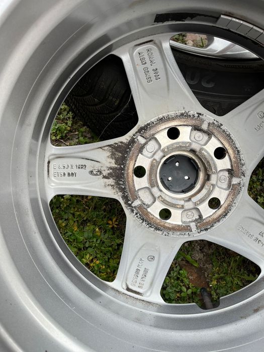 Jante aliaj pt  ford cu cauciucuri iarnă  205.60.16