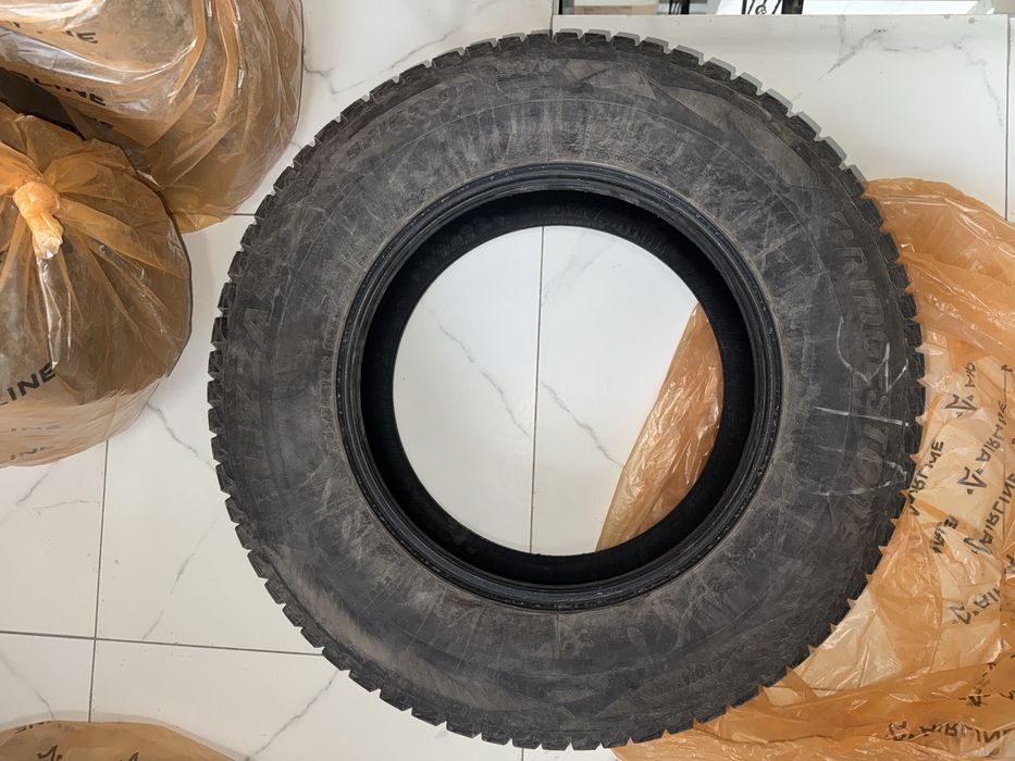 Зимние (шипованные) шины BRIDGESTONE BLIZZAK