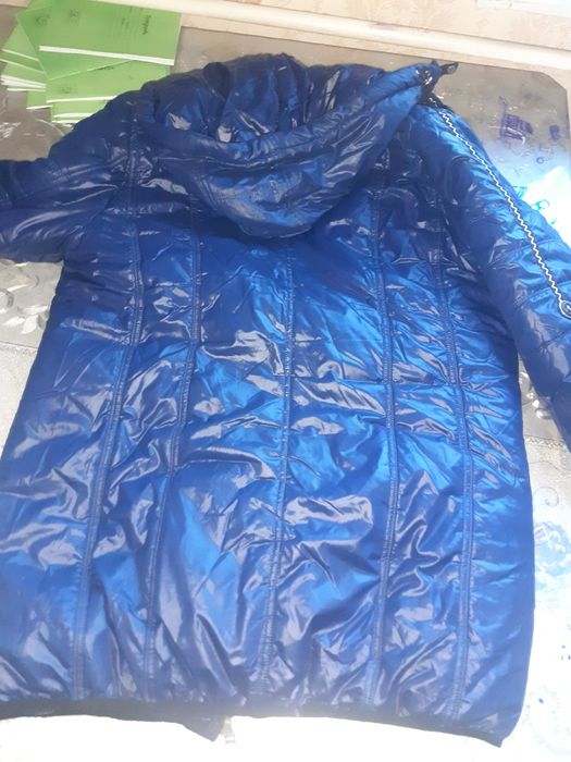 Продам тёплую  зимние куртку