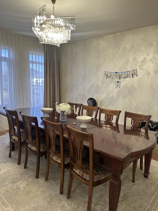 Продам стол и 10 стульев