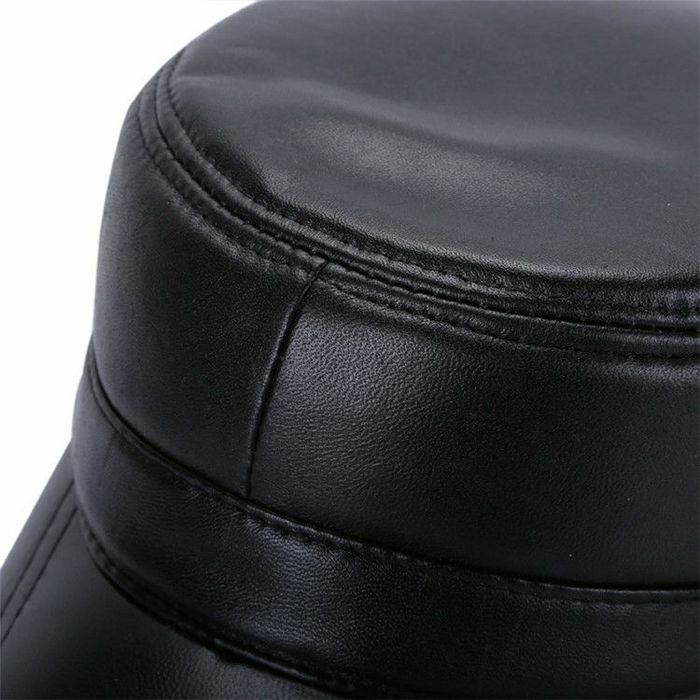 Кепка из натуральной кожи с начесом