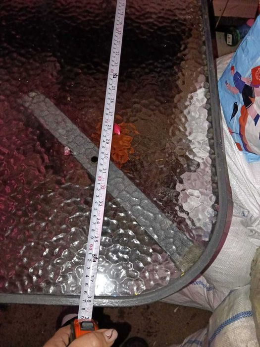 Masa de exterior cu blat de sticla