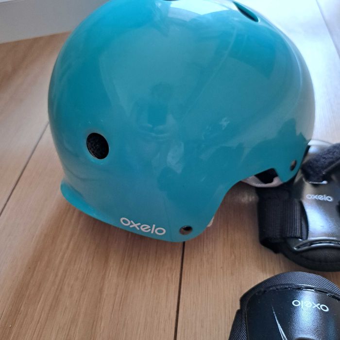 Предпазна каска и протектори (колело, ролери)