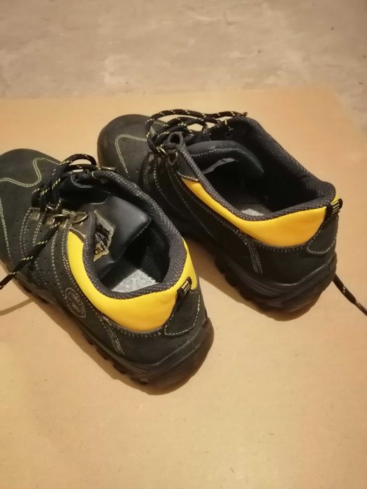 Работни обувки...