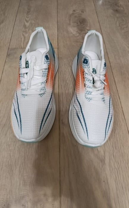 Кроссовки для зала