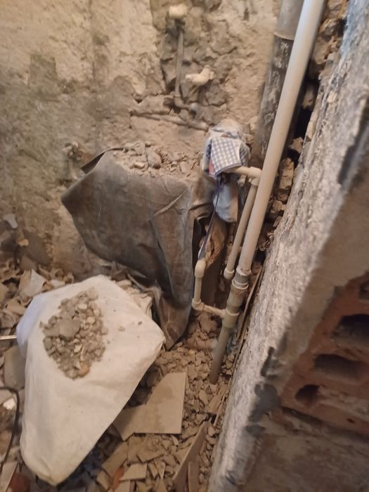 Кърти, чисти, стари мебели, мазета и тавани