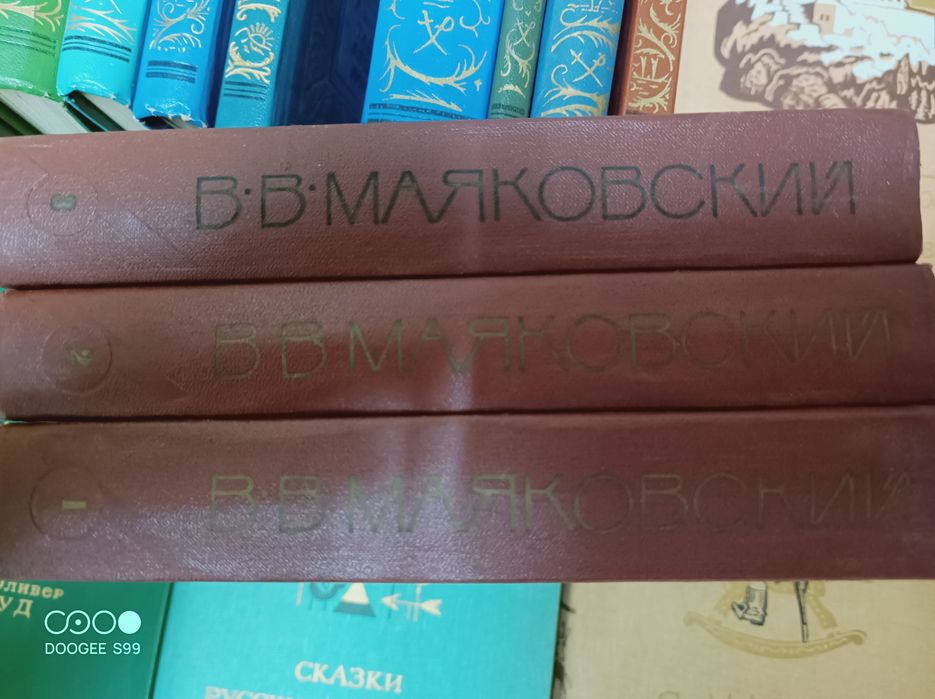 Продам книги, детективы