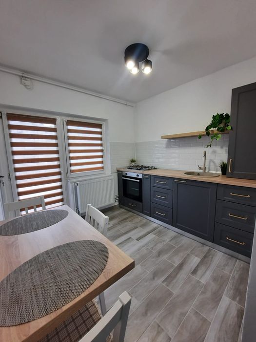 Închiriez apartament cu o camera