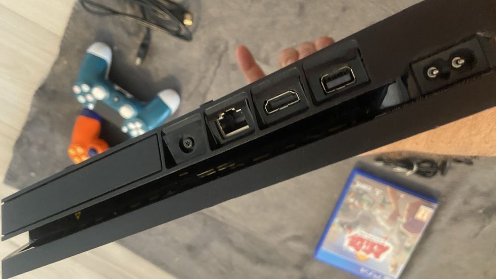 PS4 slim 500G (stare foarte buna)