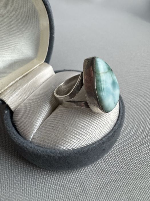 Inel din argint si larimar