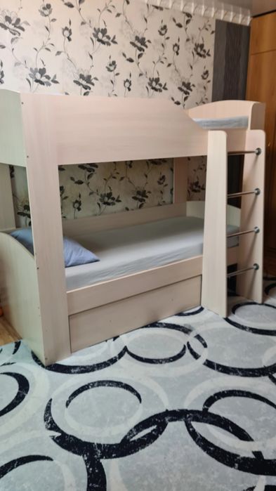 Продаётся двухярусная кровать