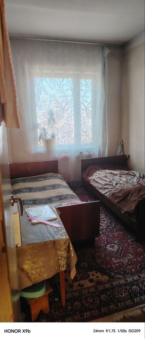 4 xonali kvartira sotiladi