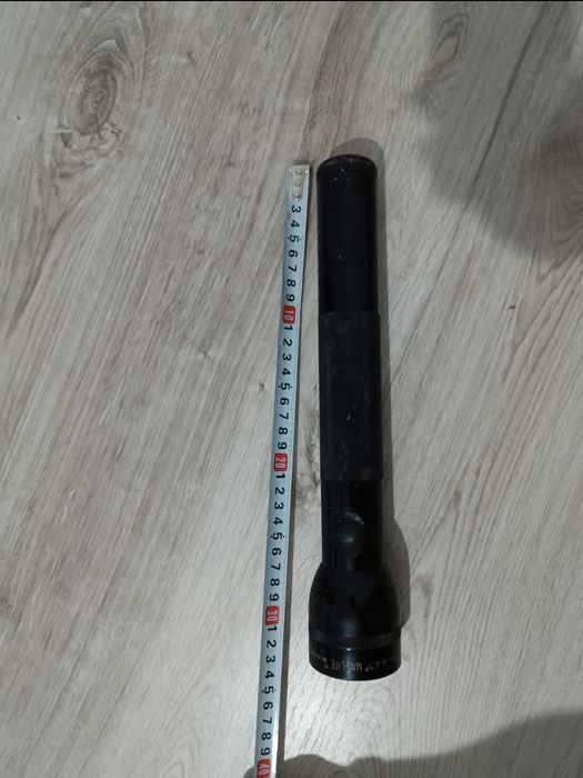 Lanterna militară MAG-LITE