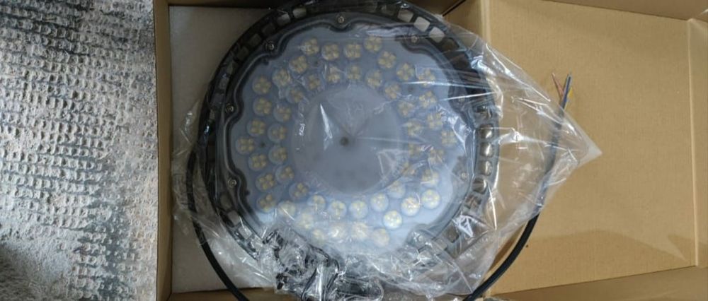 Proiector led 650 k model gkd09 ac 220v - 240 v noi pret buc