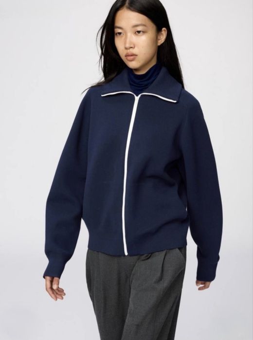 Продам зипку Uniqlo, раз.XL.