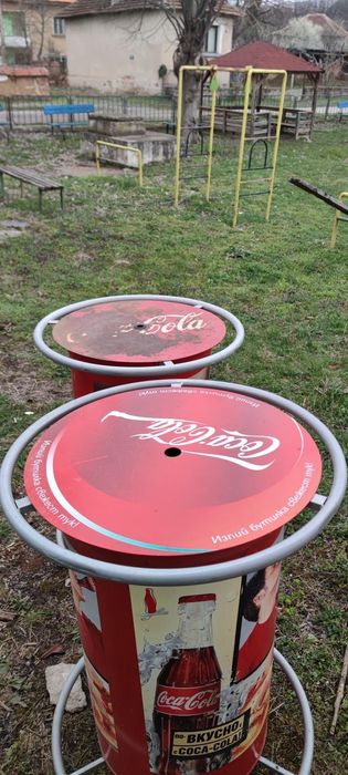 Рекламни бар маси ,дринкинг стенд (drinking stand).
дринкинг стенд (dr