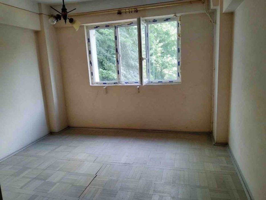 Apartament 3 camere - 70 mp