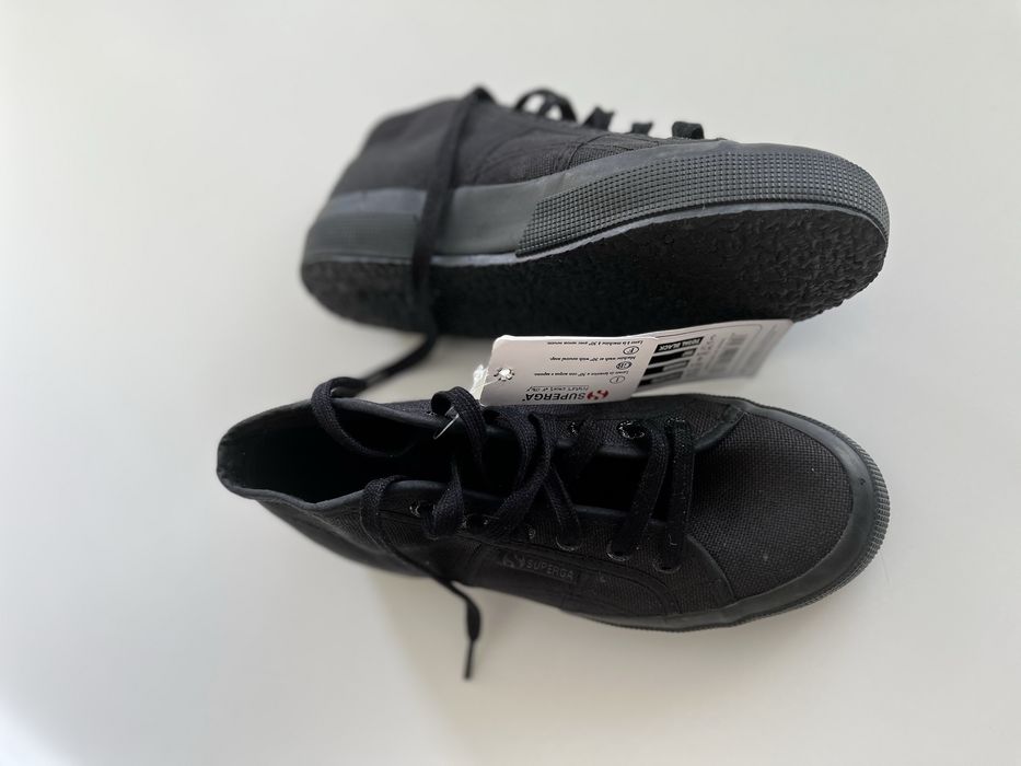 Спортни обувки Superga