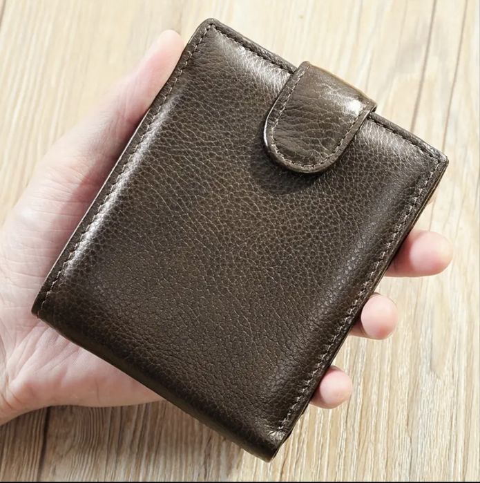 Мъжки защитени RFID кожени портфейли/Модерни и удобни в черно и кафяво