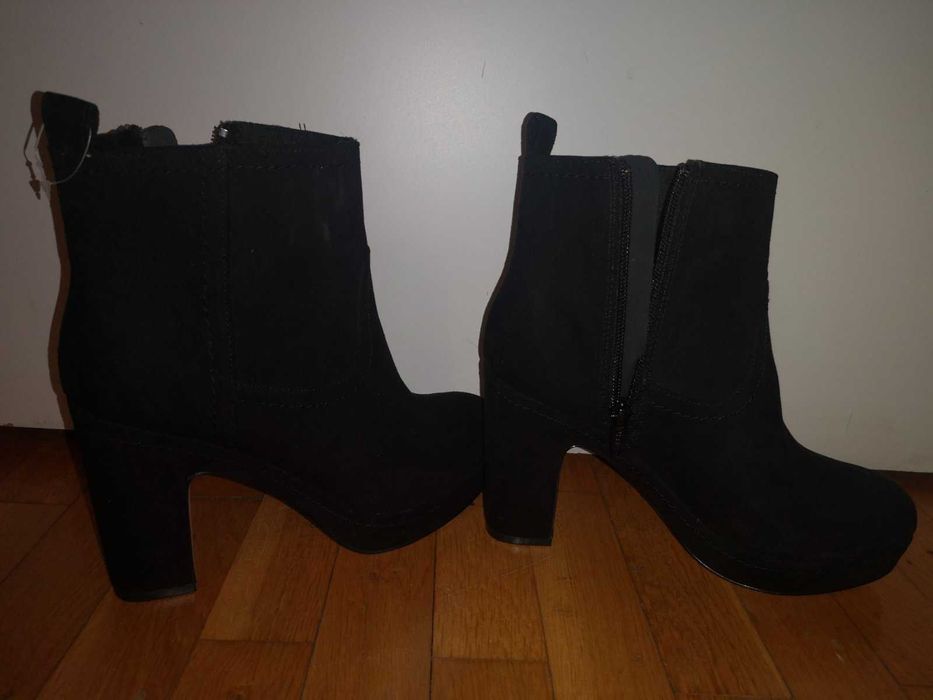 Дамски боти с цип