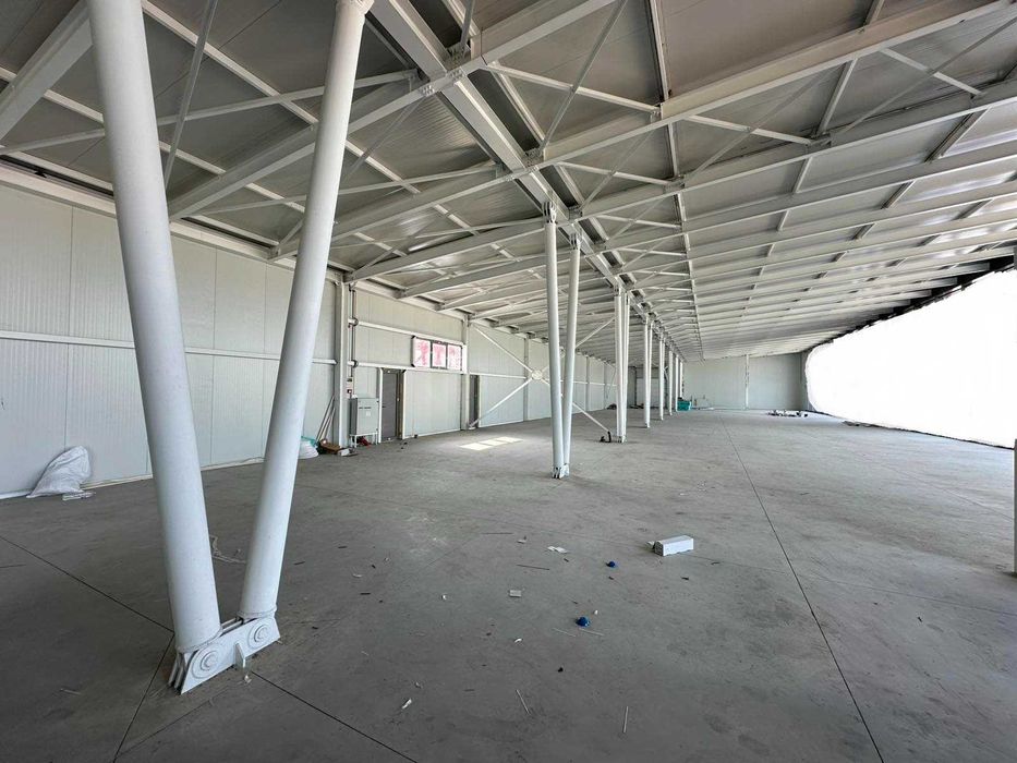 Дава се под наем Магазин в Пловдив, Индустриална зона - Север - 1900 кв.м за 19000 € - Снимка #1