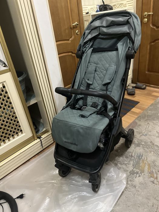 Продам прогулочную коляску easywalker Jackey