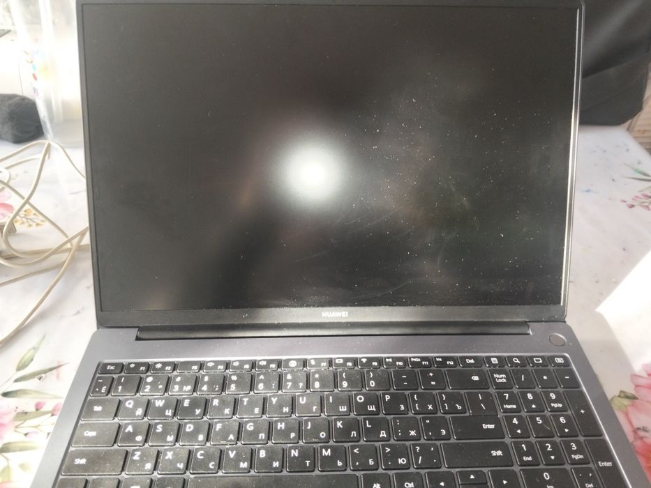 продам ноутбук HUAWEI MateBook D 16