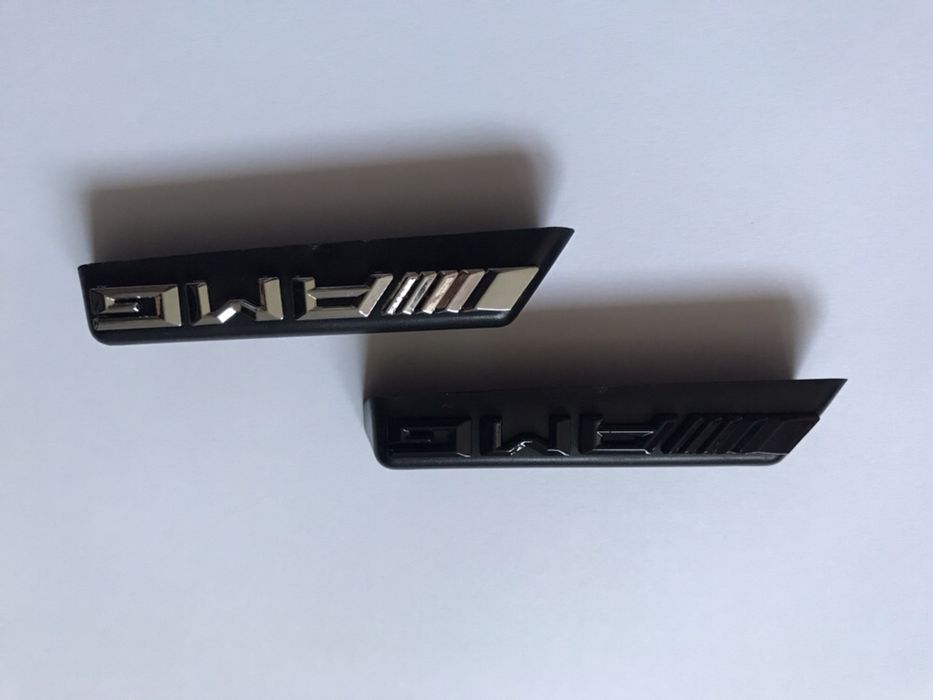 Emblema Mercedes AMG grila