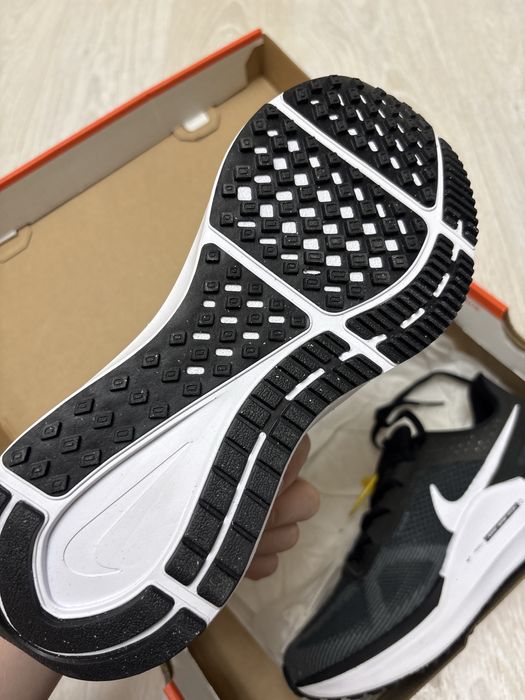 Nike Air Zoom Structure