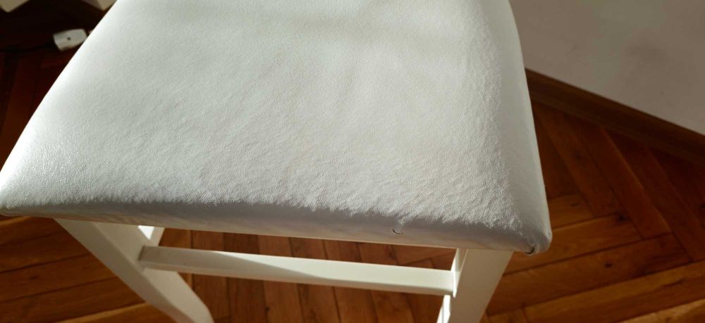 Бяла дървена трапезна маса, разтегателна 90/140(180)/75, със 6 стола