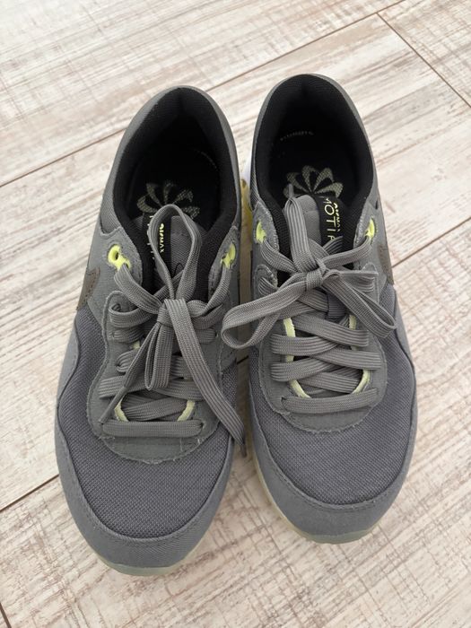 Оригинални маратонки ,,Nike”