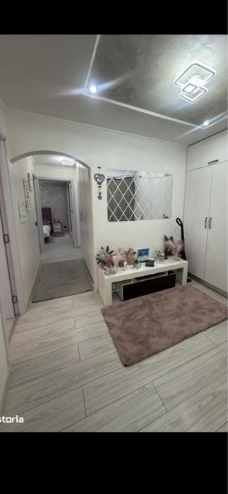 DIRECT PROPRIETAR!Apartament  3 camere modificat in 4,Comisia Centrala