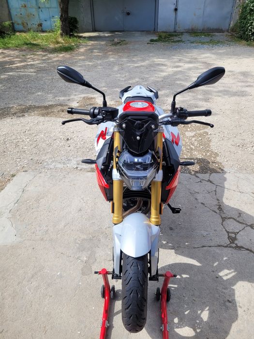 Vând motocicleta BMW F900R