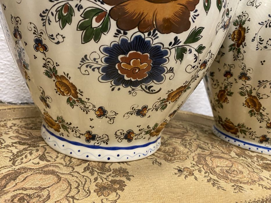 Холандскa порцелановa урнa делфт - вазa с капак урна 3 броя