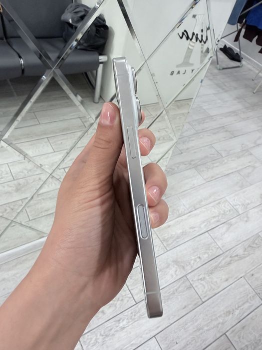 Iphone 16 pro с гарантией