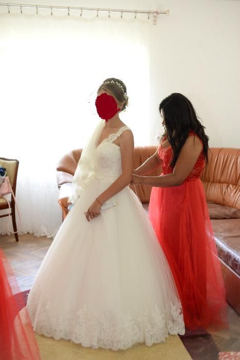 Rochie mireasa model deosebit