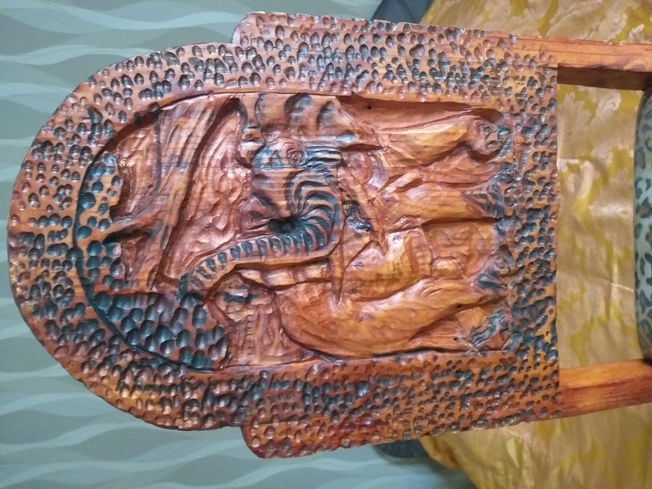 Vand scaune sculptate